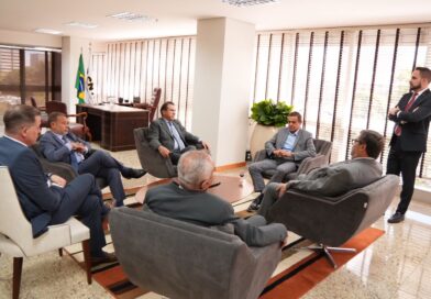 Caminhoneiros negociam com Marinho ficar fora da nova legislação sobre redução da jornada de trabalho