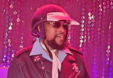 Aos 74 anos,  morre policial do Village People, Victor Willis