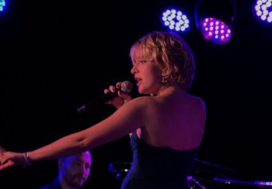 Sophy: a nova revelação que transita entre música, teatro e literatura