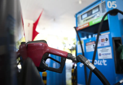 Governo federal zera tributos da gasolina e amplia subsídios a combustíveis