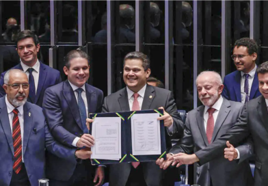 Congresso promulga emenda do fim da 6×1; escala 5×2 começa em 60 dias